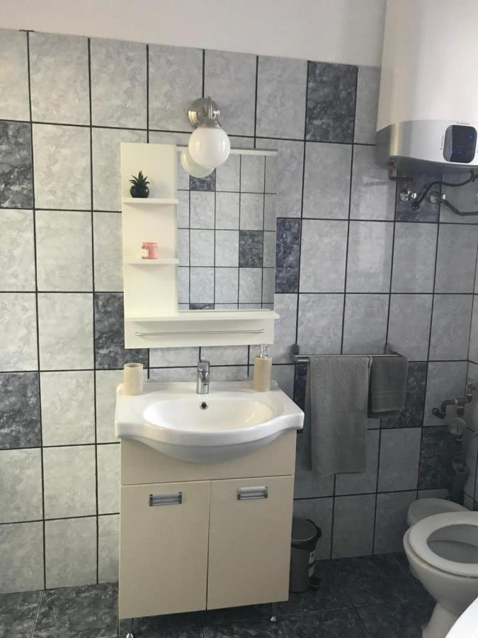 Appartamento Garsoniera Mandrilor Slănic Esterno foto